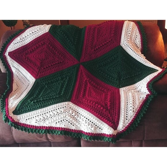Christmas Geometric Flower Crocheted Forest Green Cranberry White Throw/Blanket - Picture 3 of 7